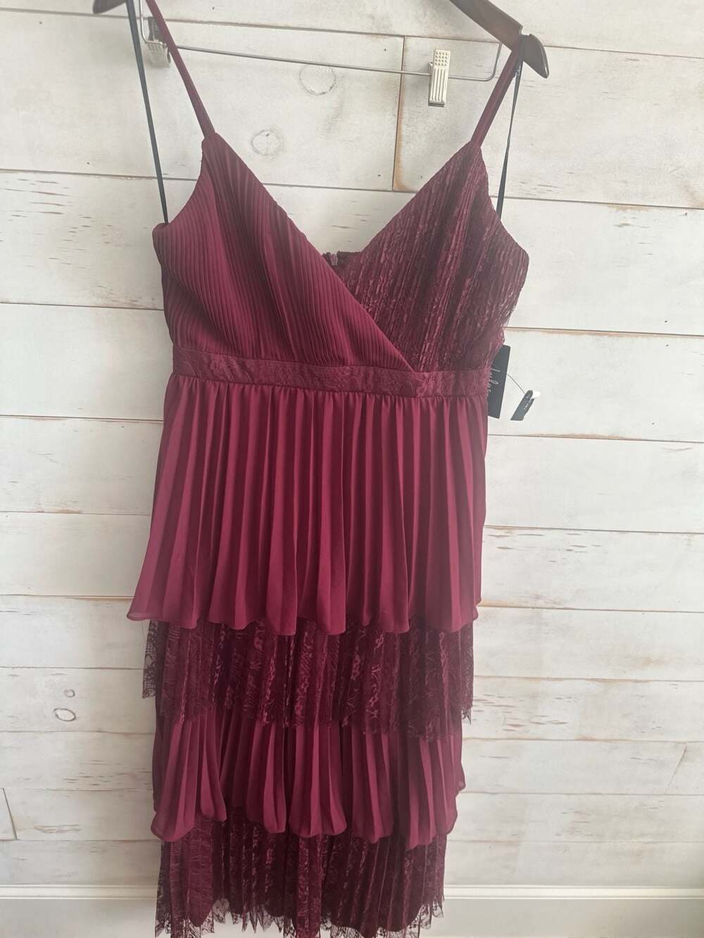 Lulus Burgundy Tiered Lace Maxi Dress large NWT bridesmaid wedding guest - Picture 3 of 16